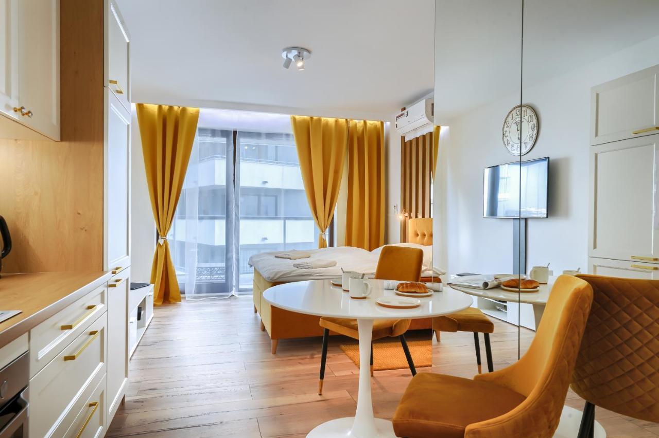 Wola Luxury Stay Warschau Buitenkant foto