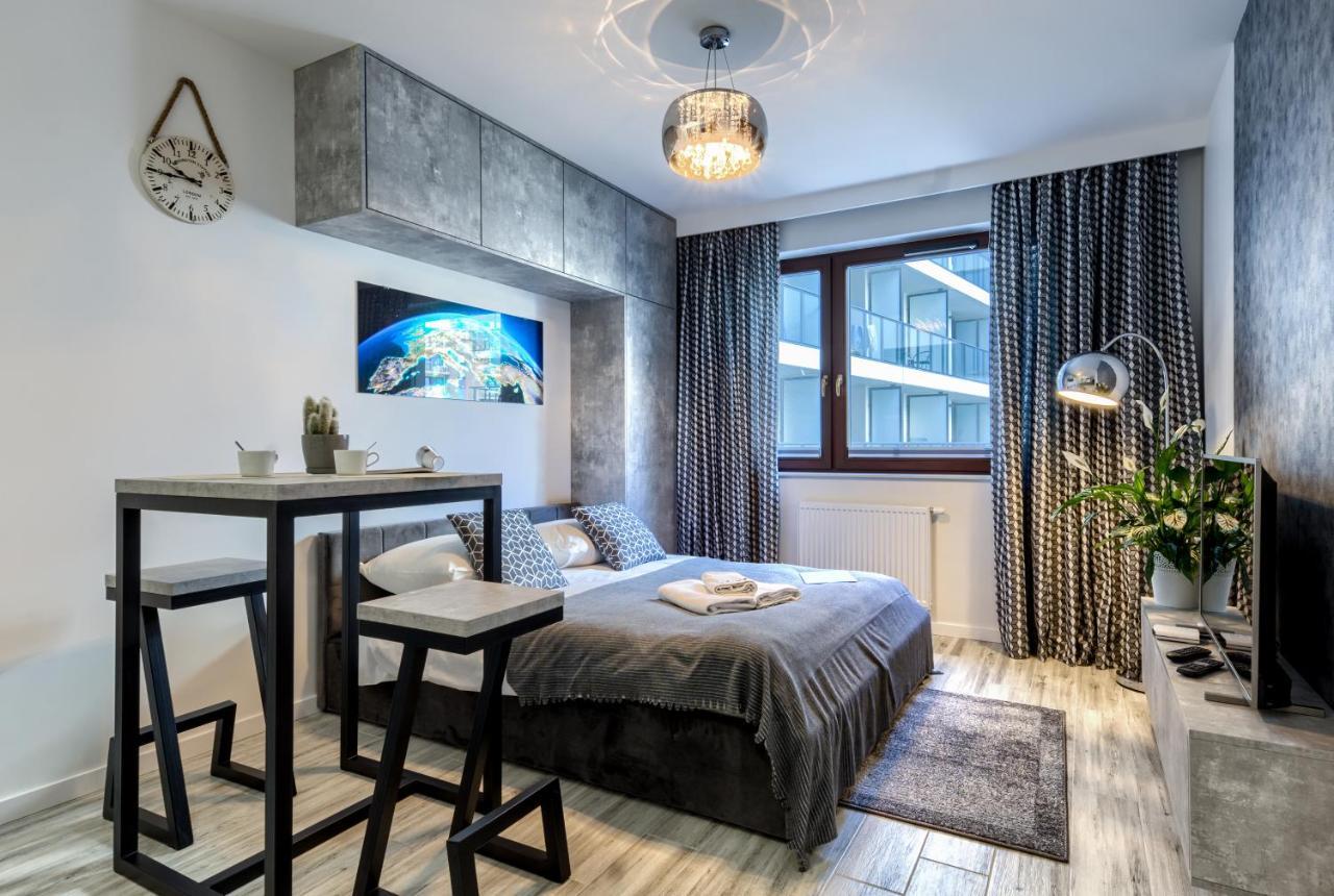 Wola Luxury Stay Warschau Buitenkant foto