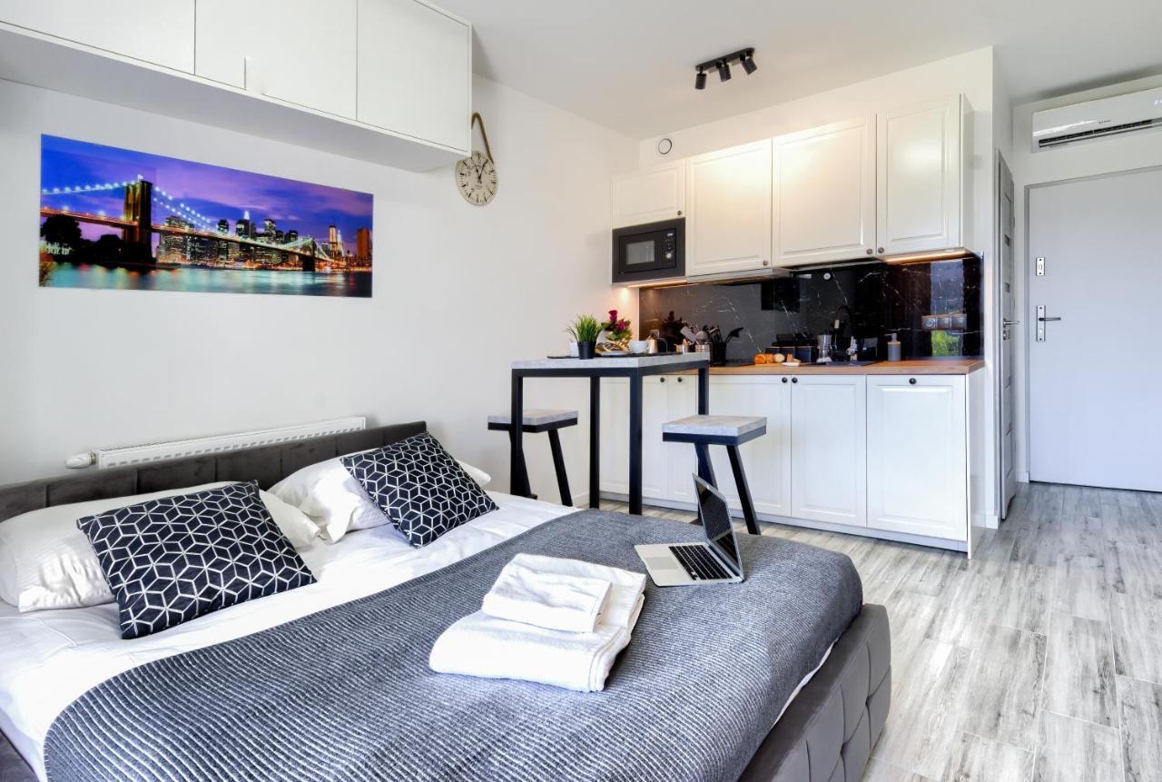 Wola Luxury Stay Warschau Buitenkant foto