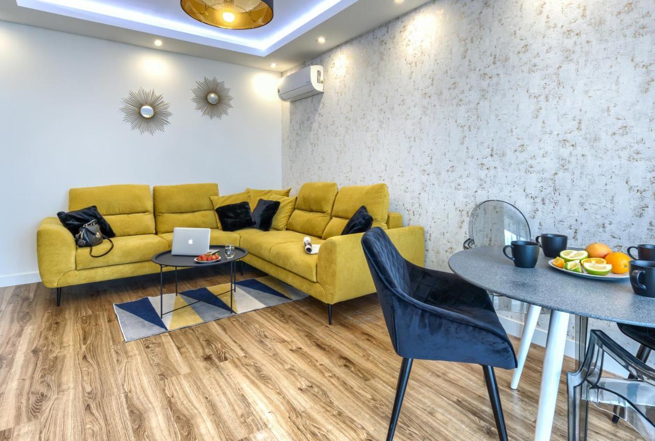 Wola Luxury Stay Warschau Buitenkant foto