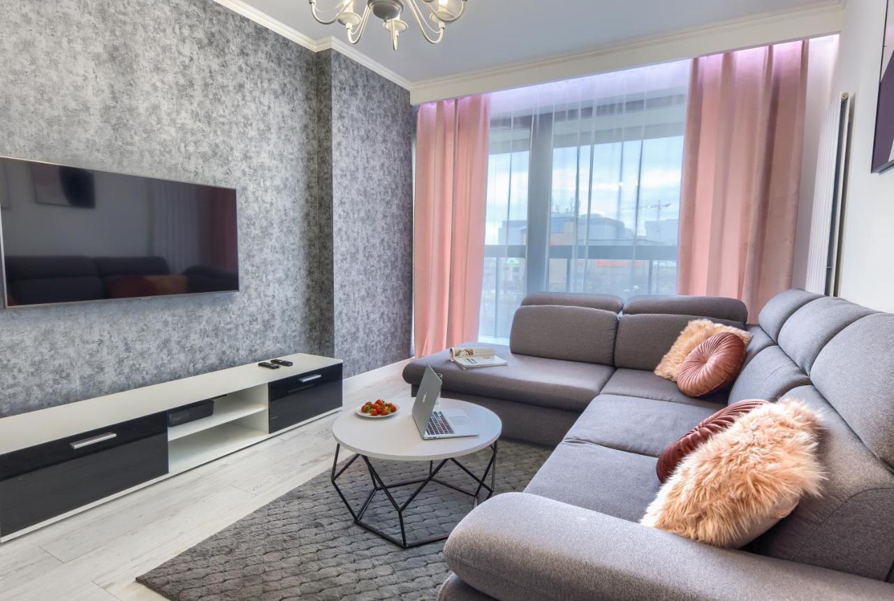 Wola Luxury Stay Warschau Buitenkant foto