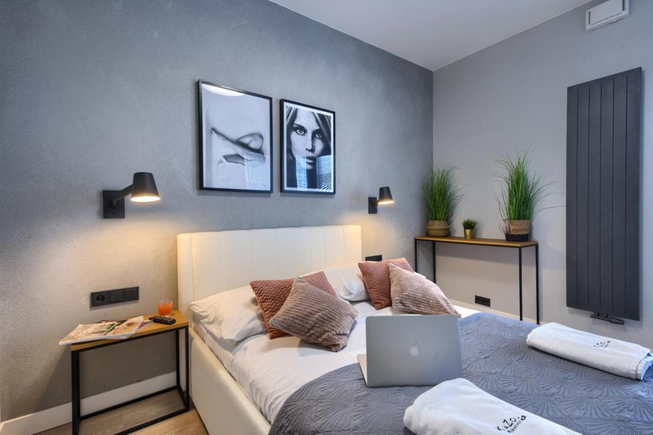 Wola Luxury Stay Warschau Buitenkant foto