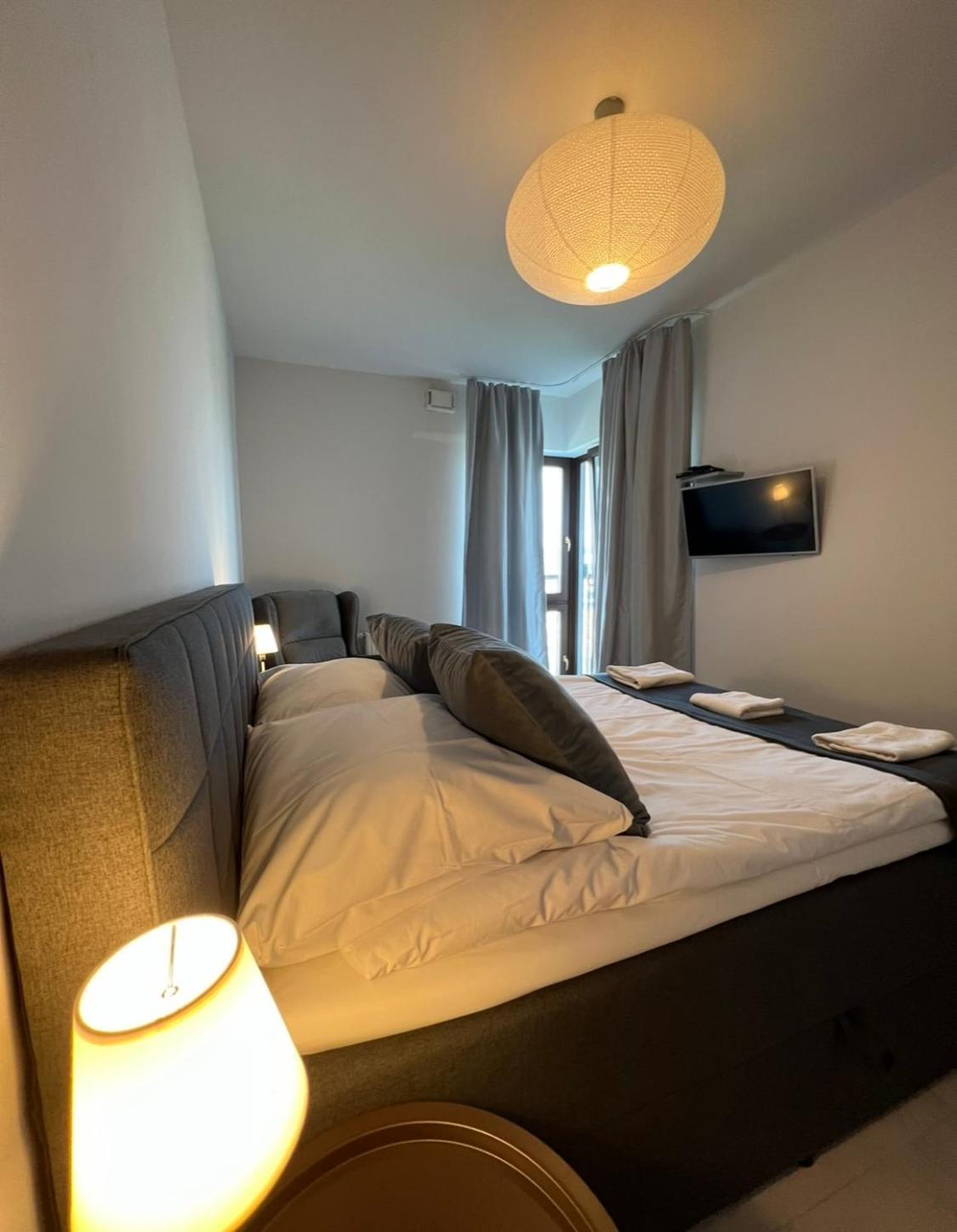 Wola Luxury Stay Warschau Buitenkant foto