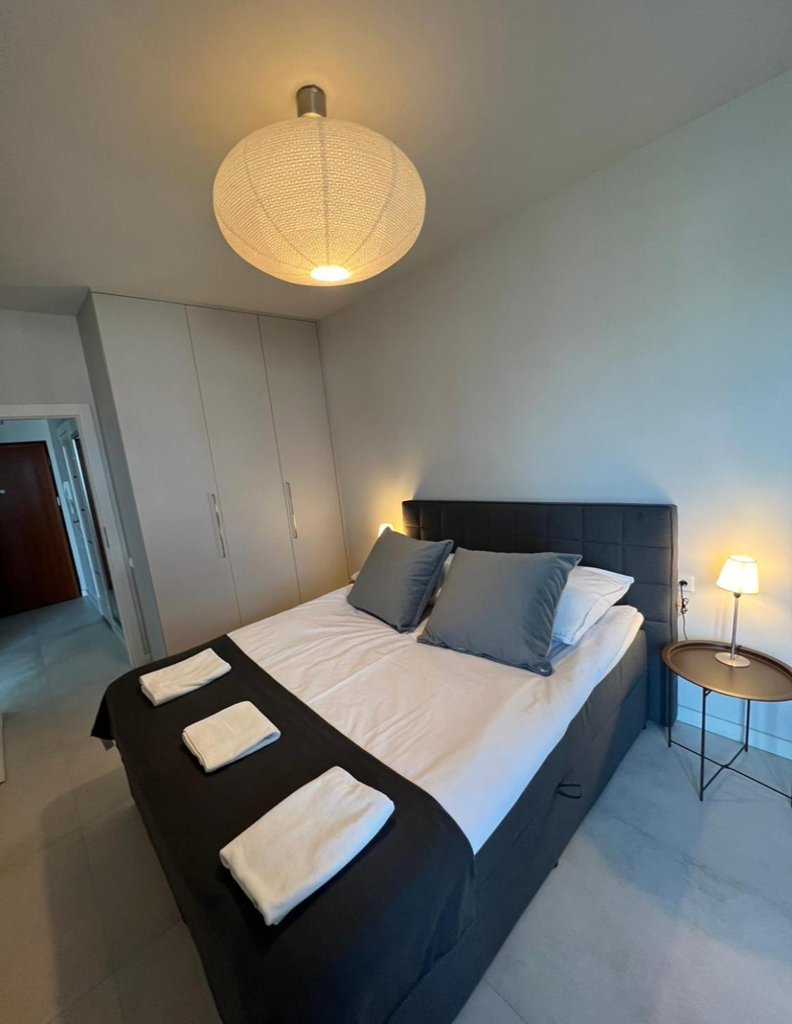 Wola Luxury Stay Warschau Buitenkant foto